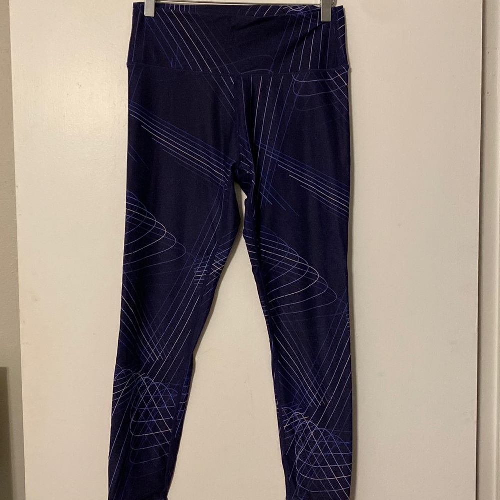 Fabletics purple cropped leggings